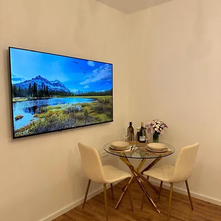 The Hill - Free Parking & Walk To Old Town Appartement Bratislava